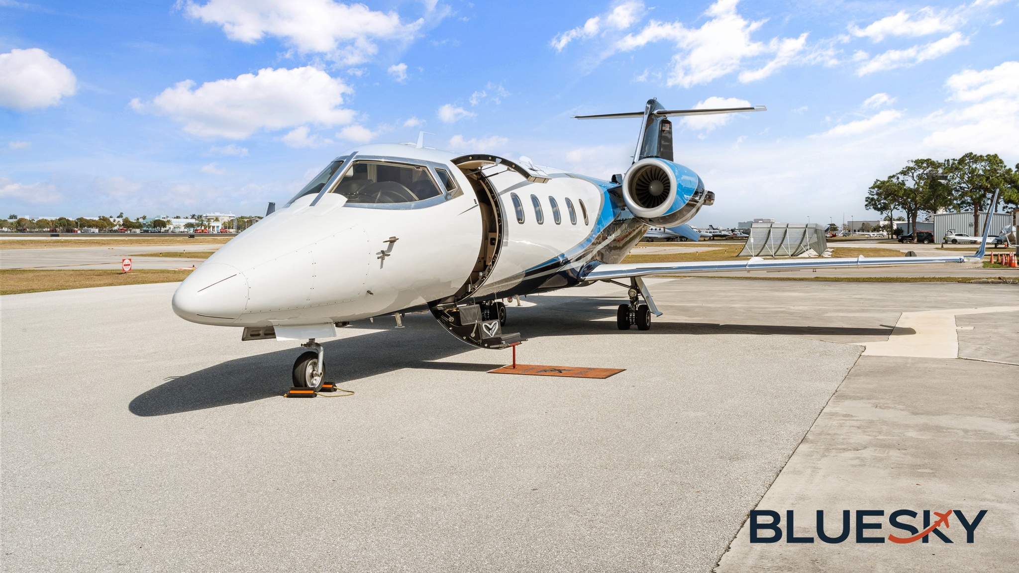 Learjet 60XR gallery image 9