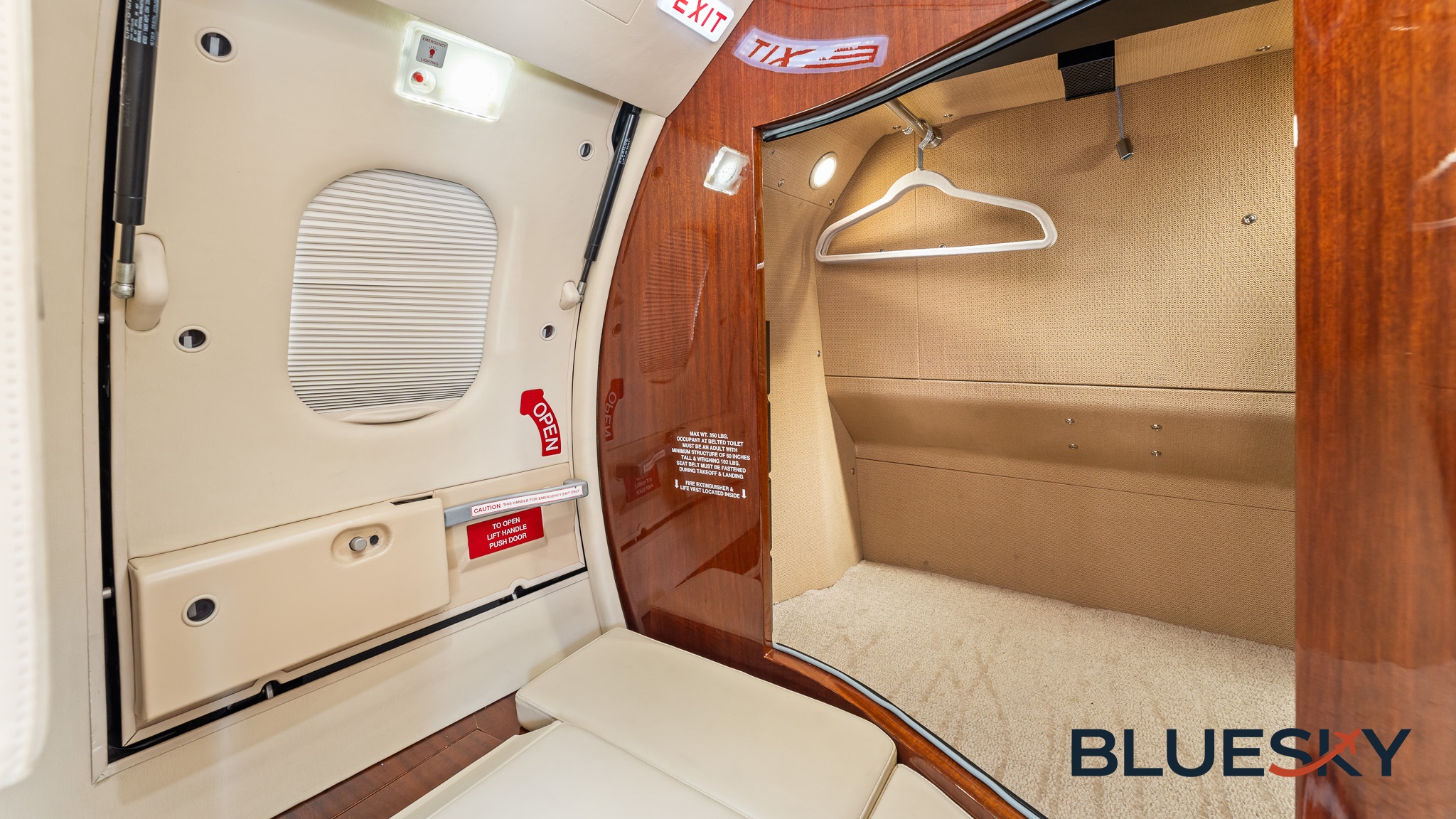 Learjet 60XR gallery image 12