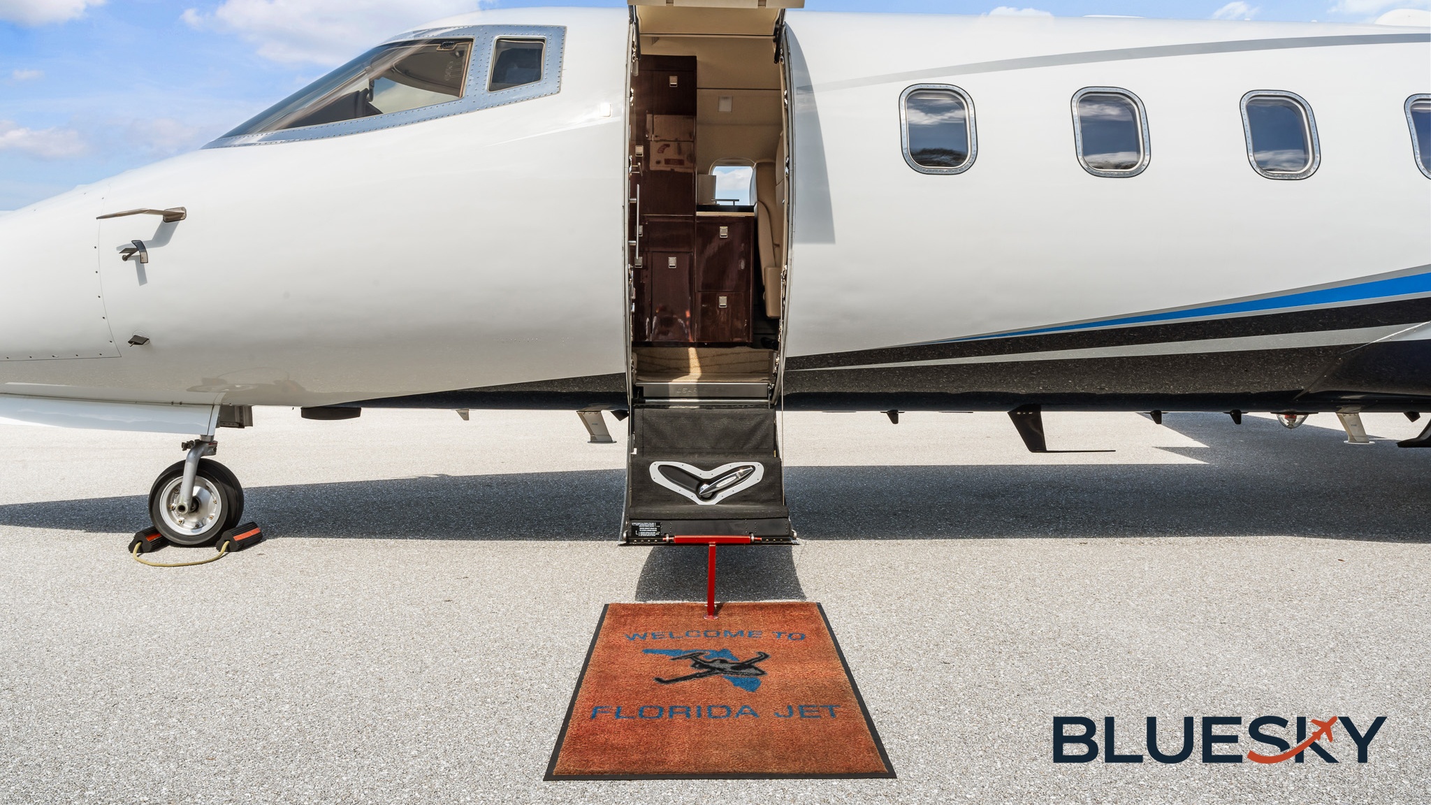 Learjet 60XR gallery image 10